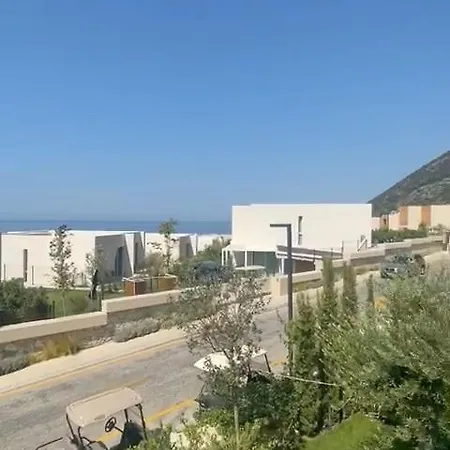 Sunshine Green Coast بالاسي